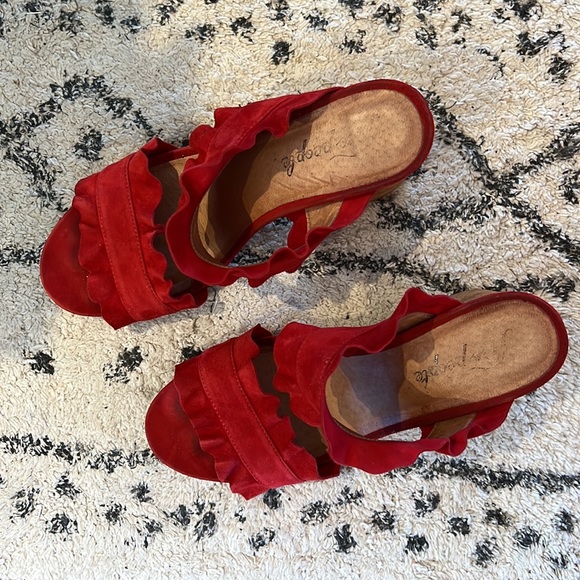 Free People Red Leather Slip On Frilled Sandal - Picture 3 of 7